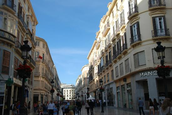 Una foto de la calle Larios en Málaga