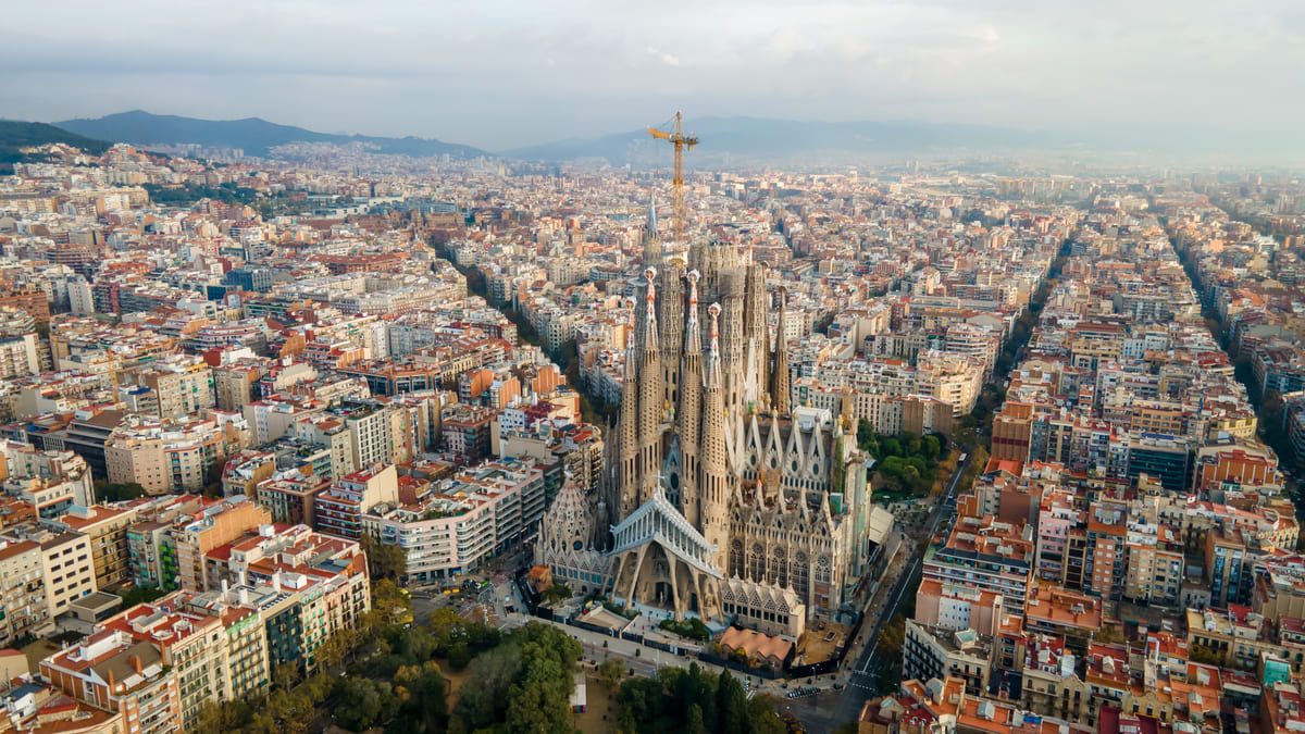 Panoramic Barcelona, one of our must-see cities in Spain